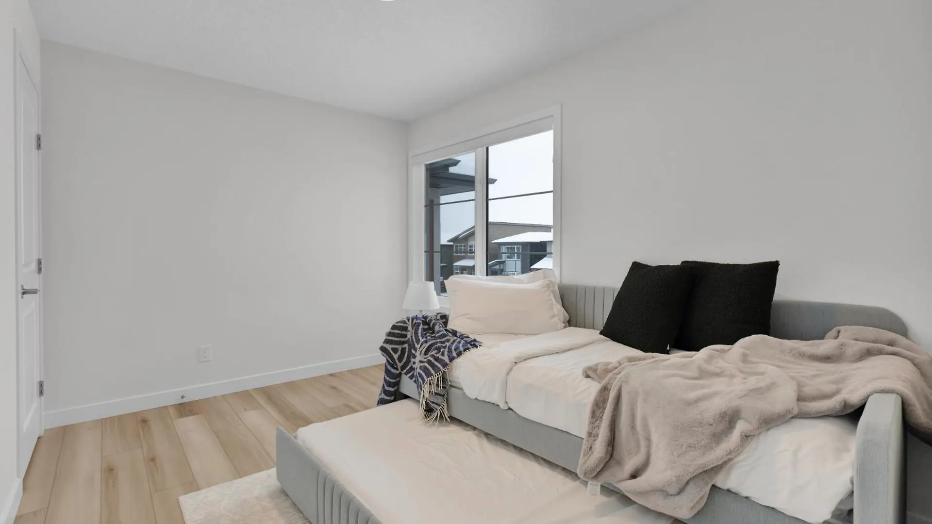 Trendy & Spacious Sleeps 9 Ac Db Garage Edmonton Canada