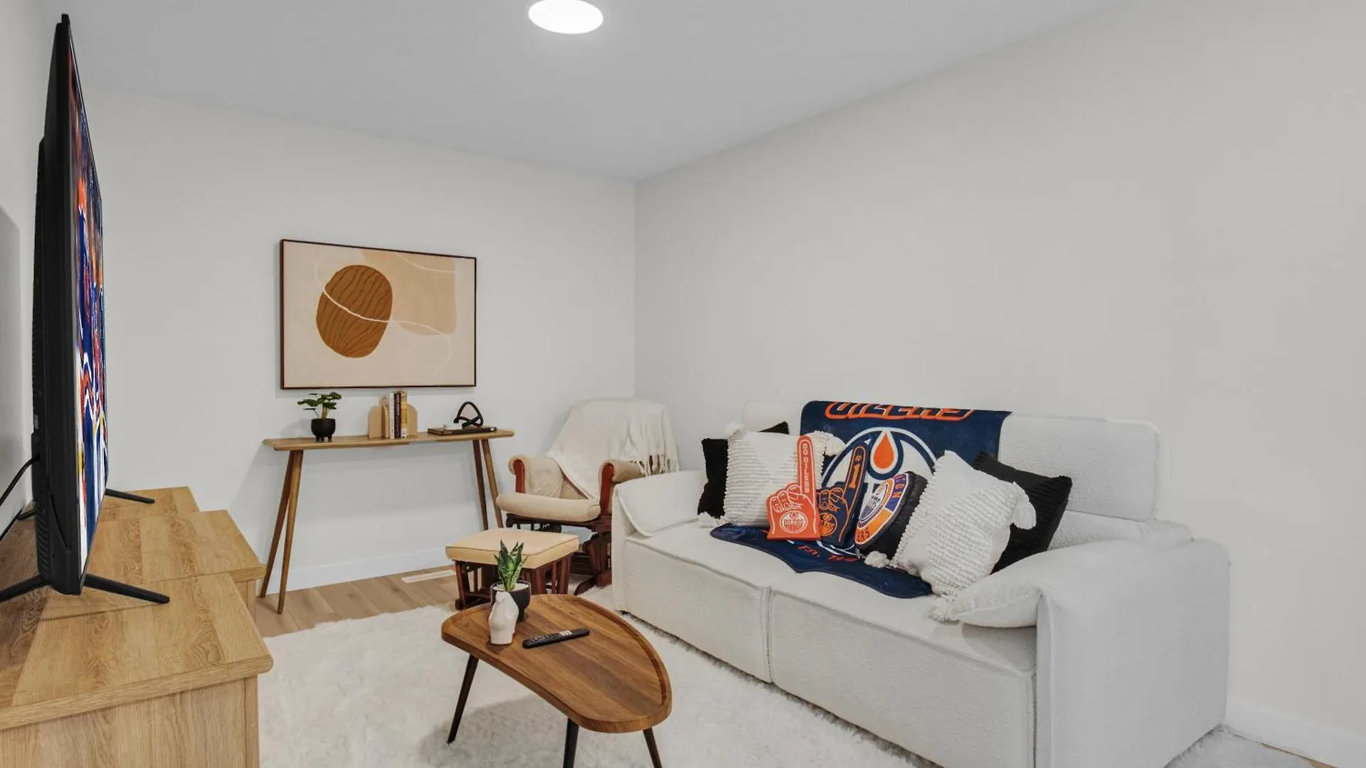 Trendy & Spacious Sleeps 9 Ac Db Garage Edmonton Canada