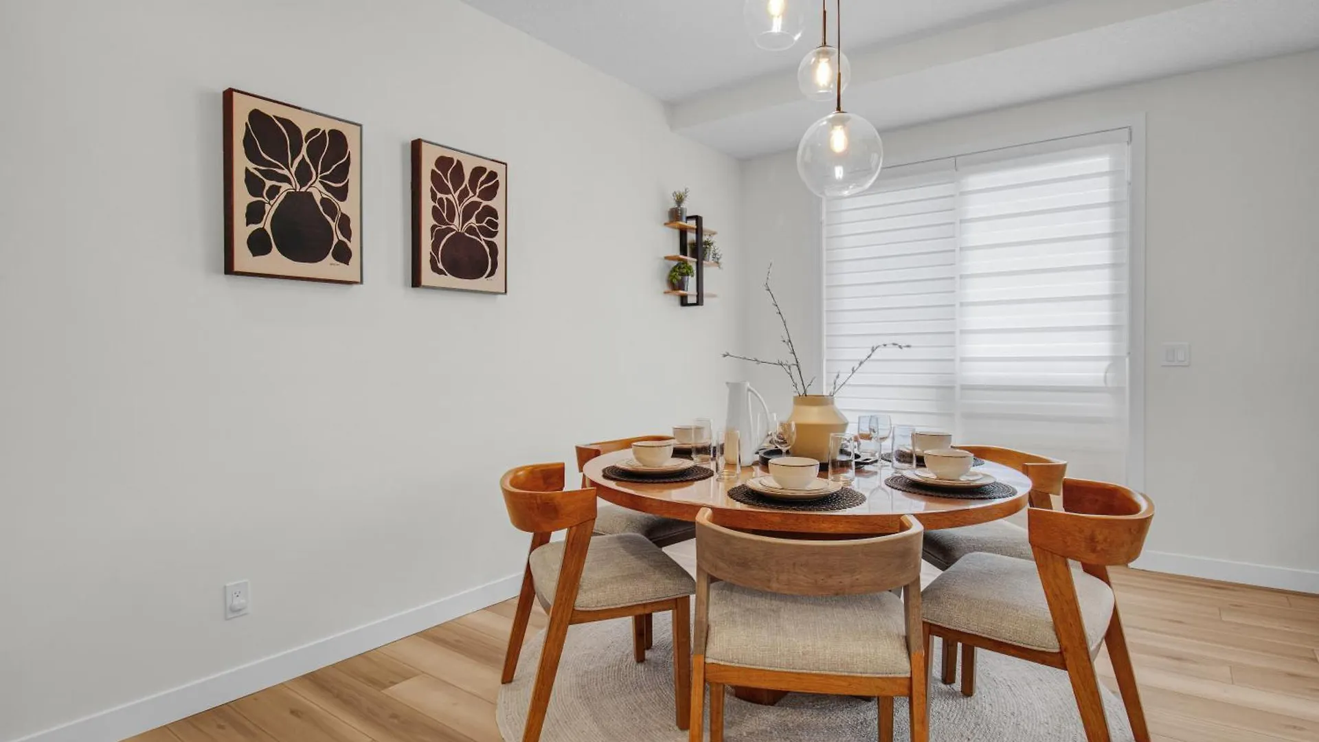 Trendy & Spacious Sleeps 9 Ac Db Garage Edmonton 0*,  Canada